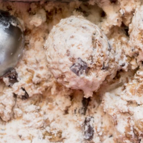 Homemade No-Churn Oatmeal Cookie Chunk Recipe with Condensed Milk | Chenée Today