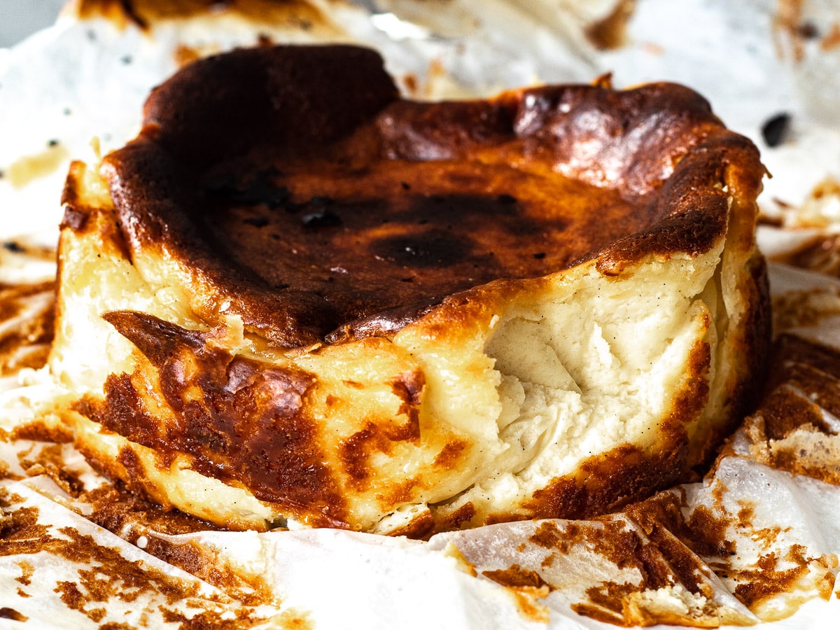 whole mini burnt basque cheesecake