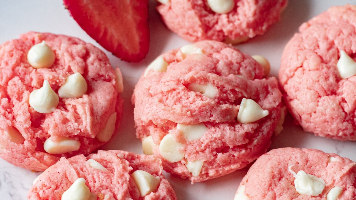 Strawberry Cheesecake Cookies from Cake Mix - Chenée Today