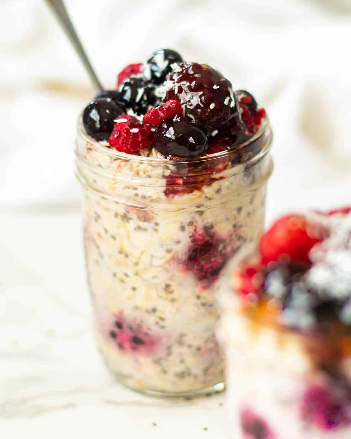 overnight oats with frozen fruit - no yogurt - in jars