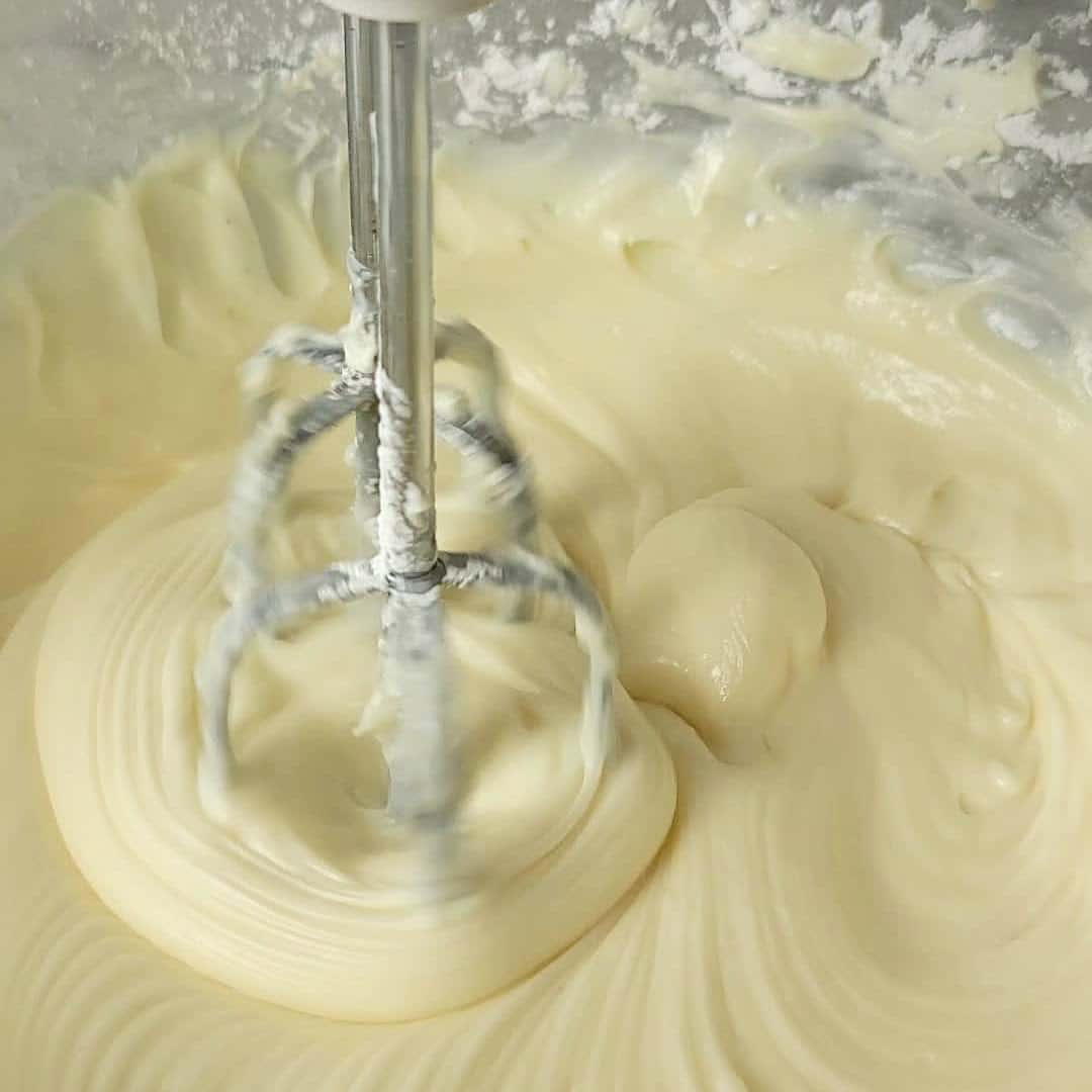 mixing cream cheese mixture
