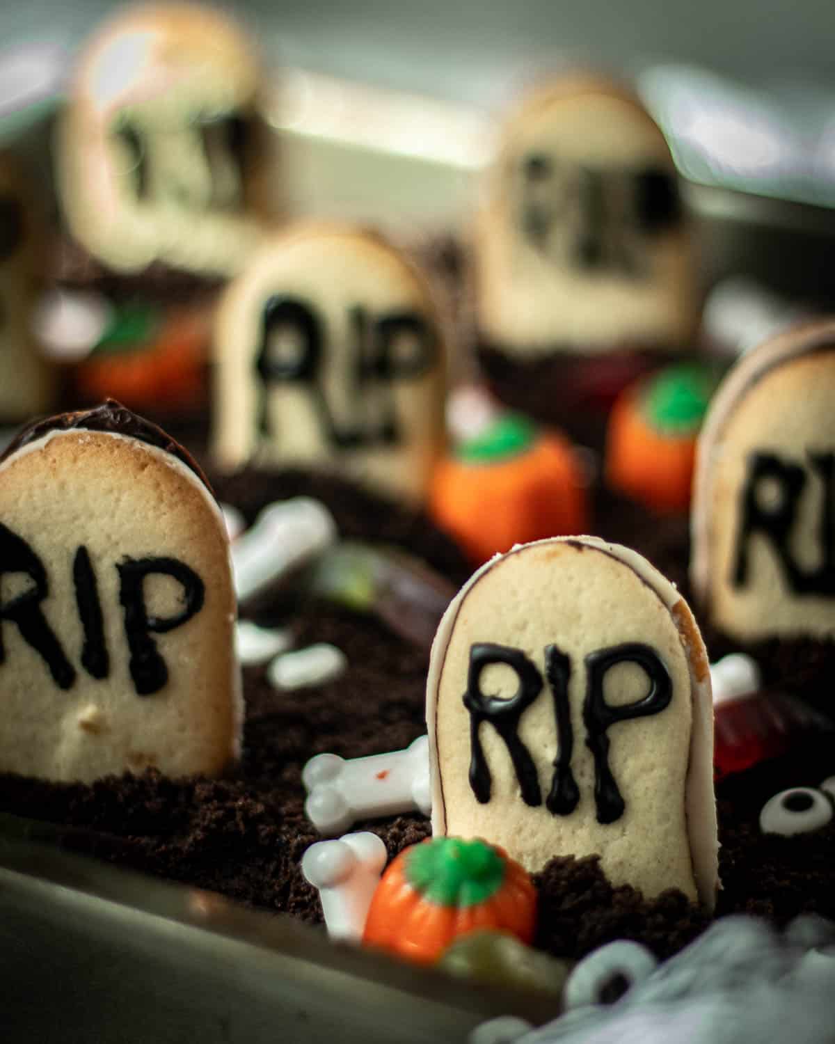 graveyard trick or treat desserts in a pan