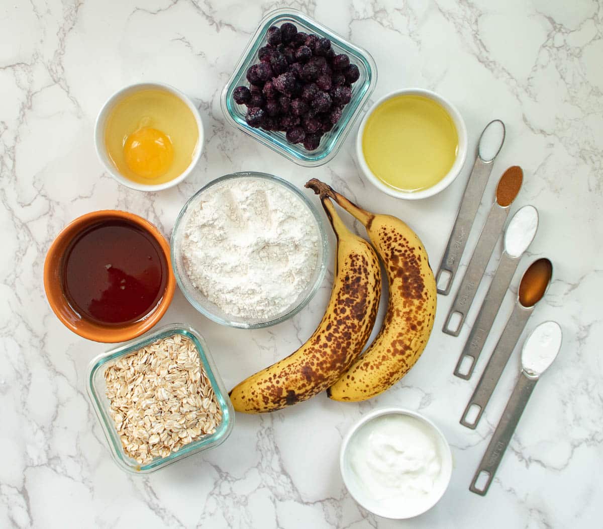 banana blueberry oatmeal muffins ingredients