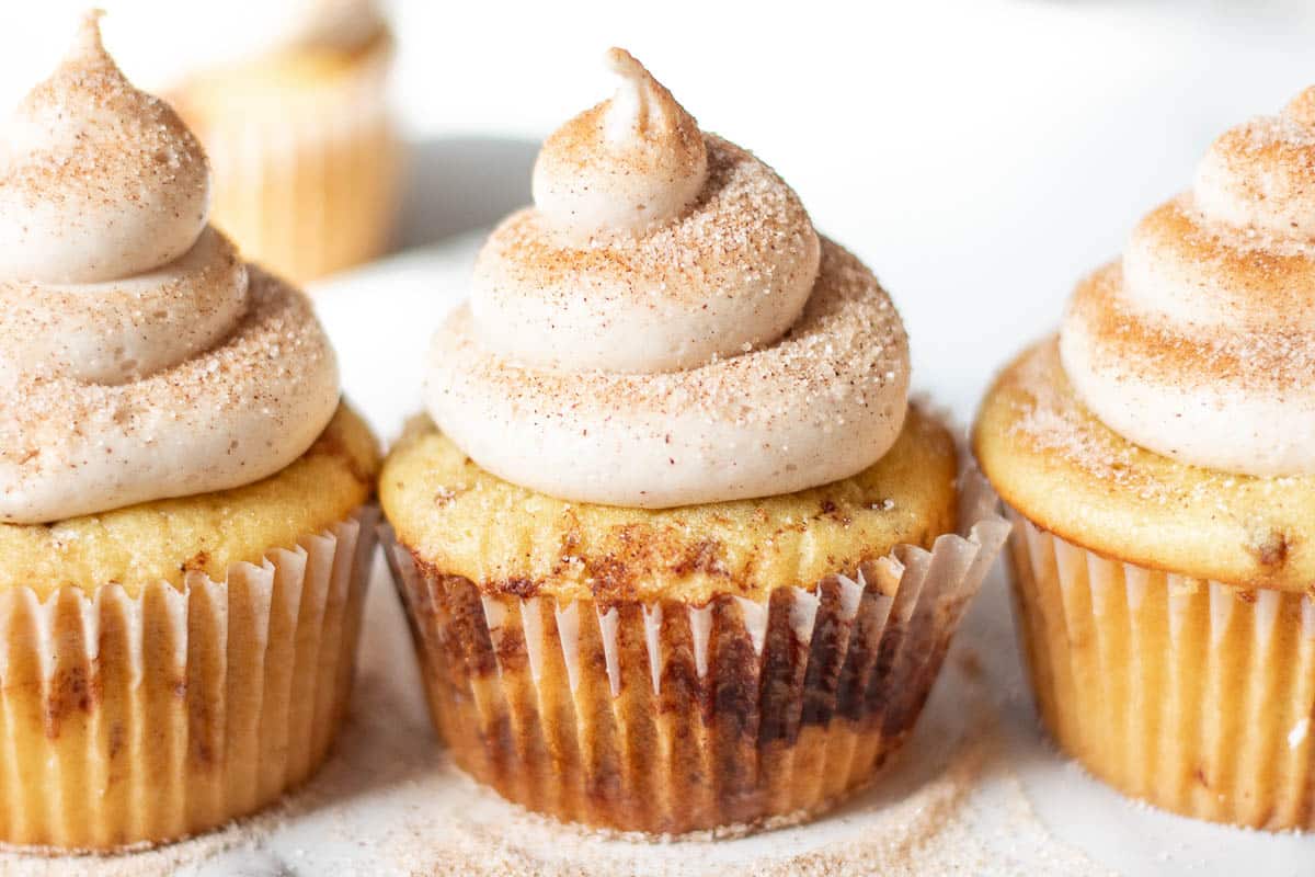 cinnamon cupcakes with oil